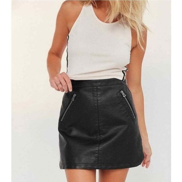 UO SILENCE + NOISE Faux Leather Skirt - Picture 1 of 7